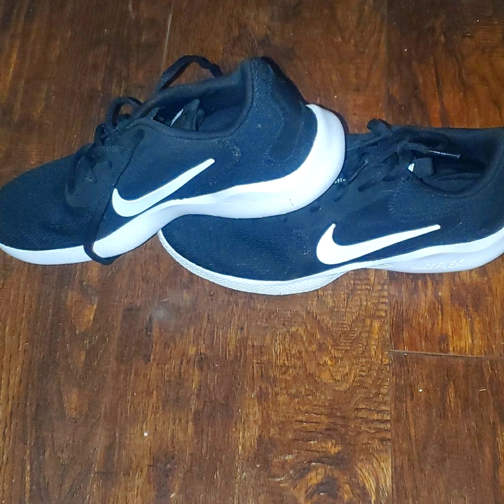 Shoe